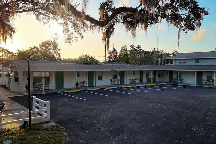 Safety Harbor Motel