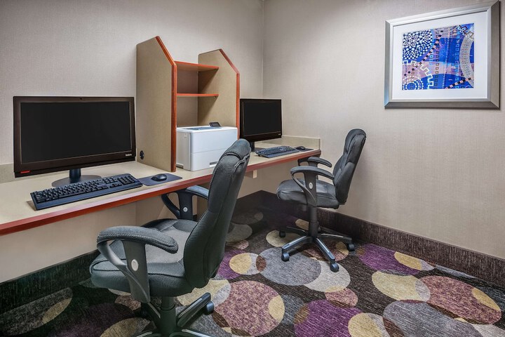 Business Center 38 of 39