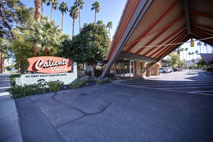 Hotel 5 of 107