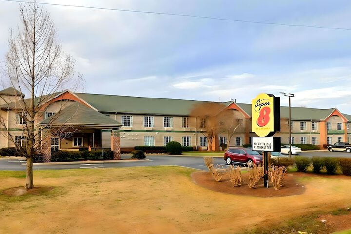 Super 8 by Wyndham Smithfield / Selma