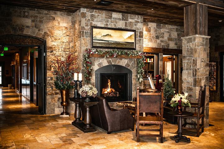 Elk Country Inn