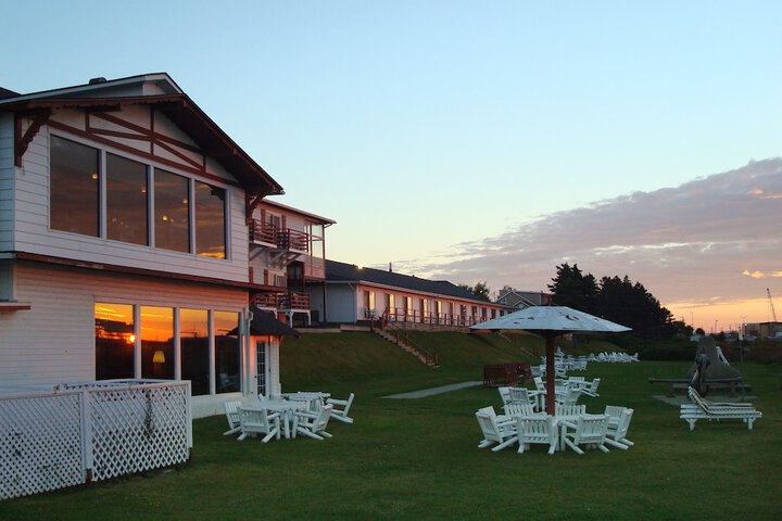Hotel 8 of 64