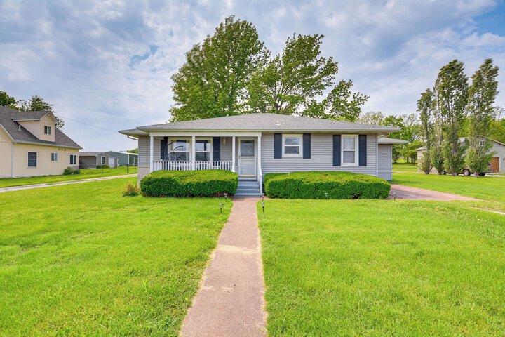 Walk to Restaurants: Stockton Home w / Game Room