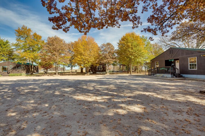 On-site Boat Ramp: Pet-friendly Kerens Studio!