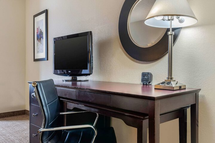 Room 32 of 50