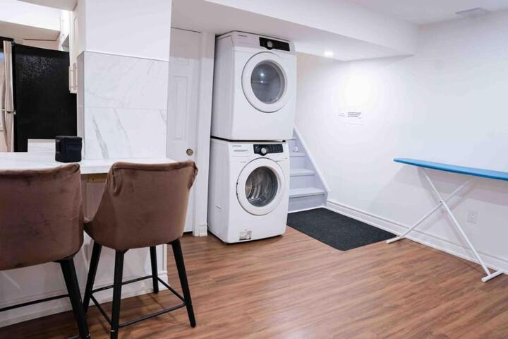 Adorable 3 Bedroom Apartment with Free Parking