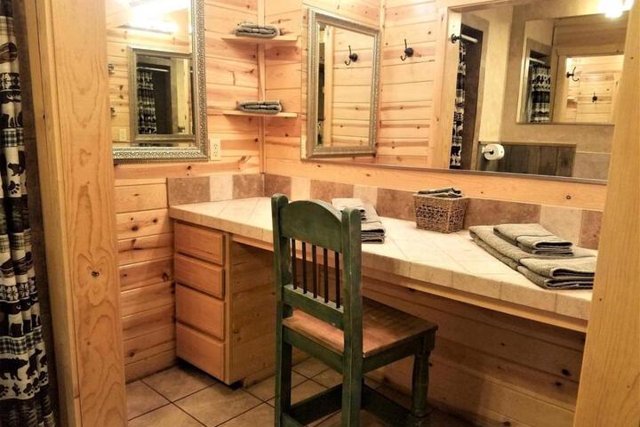 Rivers Edge Cabin