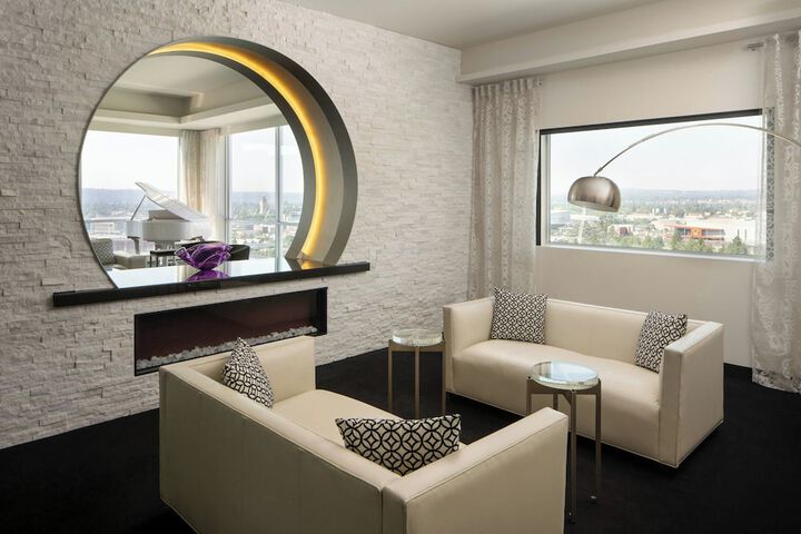 The Davenport Grand Autograph Collection