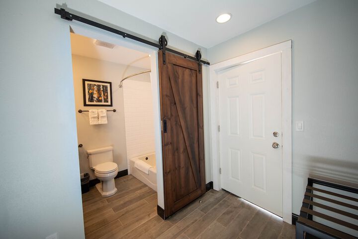 Room 16 of 33