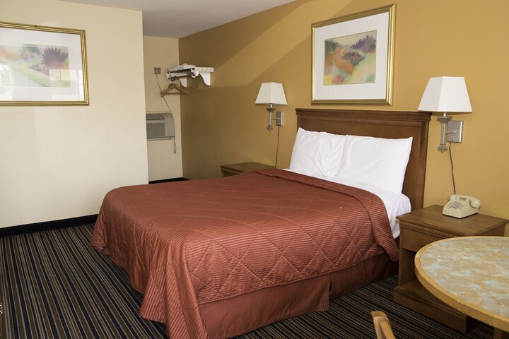Room 7 of 37