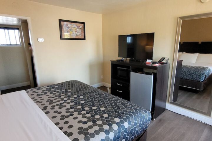 Room 10 of 21