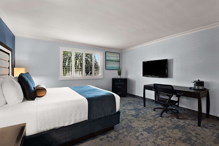 Room 16 of 42
