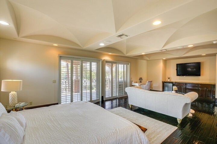 Spacious Fullerton Villa w / Private Pool & Hot Tub