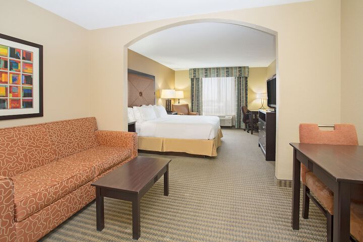 Room 9 of 40