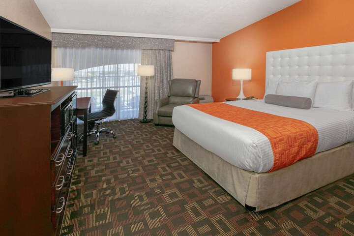 Room 10 of 18