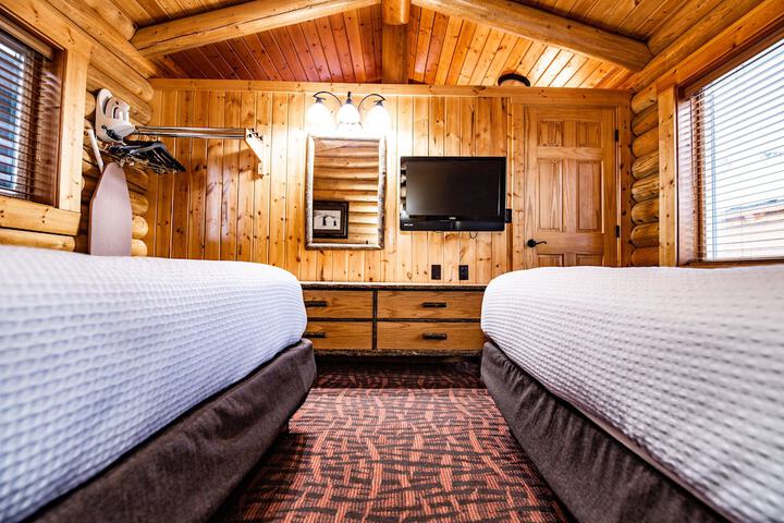 Elk Country Inn