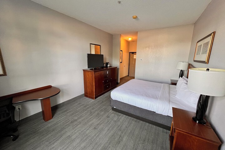 Room 14 of 33