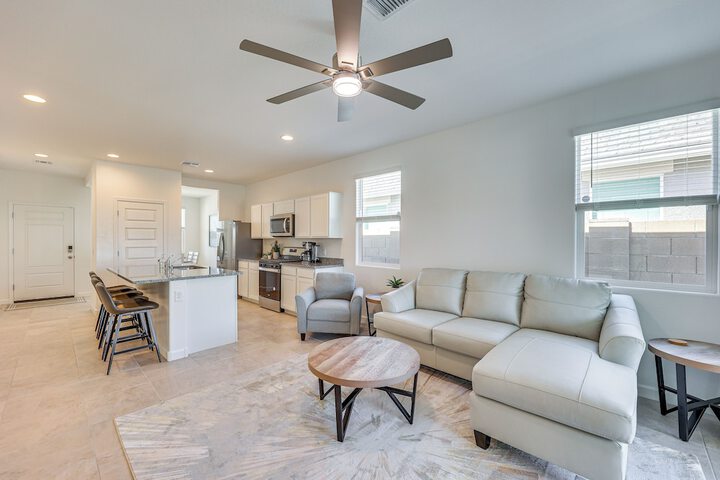 Maricopa Home w / Putting Green & Covered Patio!