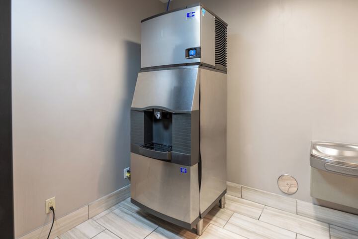 Holiday Inn Express Hotel & Suites ANDERSON NORTH by IHG