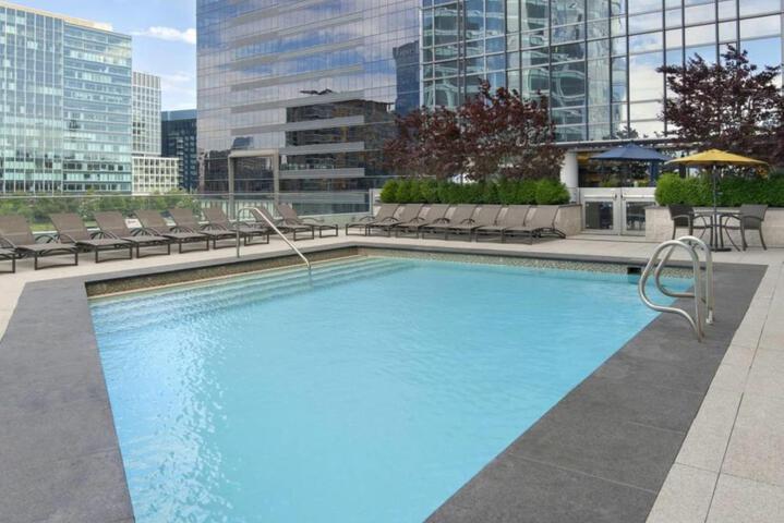 Global Luxury Suites at Boston Seaport