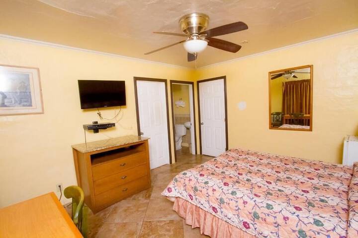 Room 12 of 34