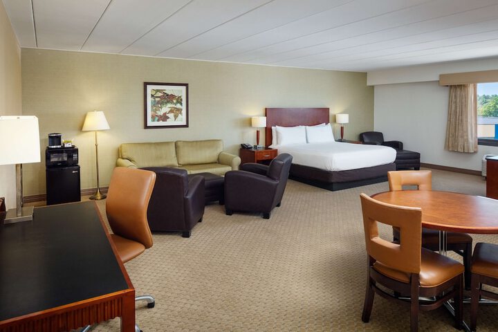 Room 32 of 68
