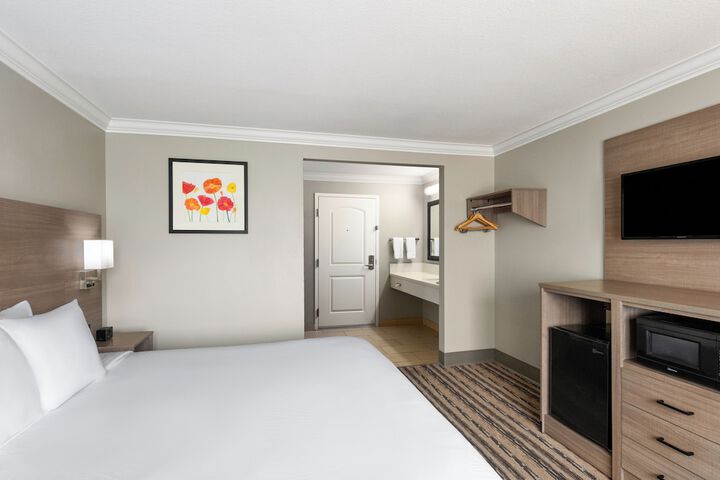Room 15 of 30