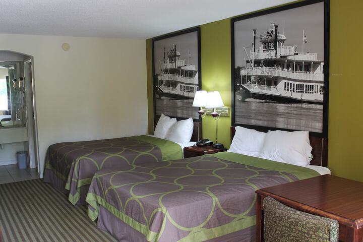 Room 14 of 25