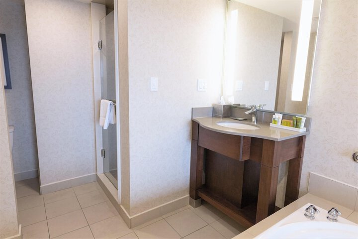 Hilton Niagara Falls / Fallsview Hotel & Suites