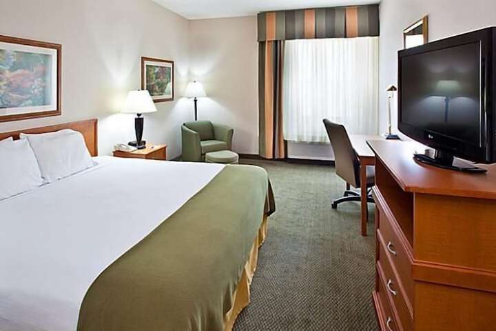 Room 32 of 63
