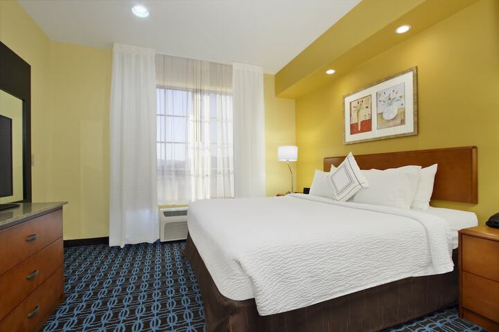 Room 11 of 26
