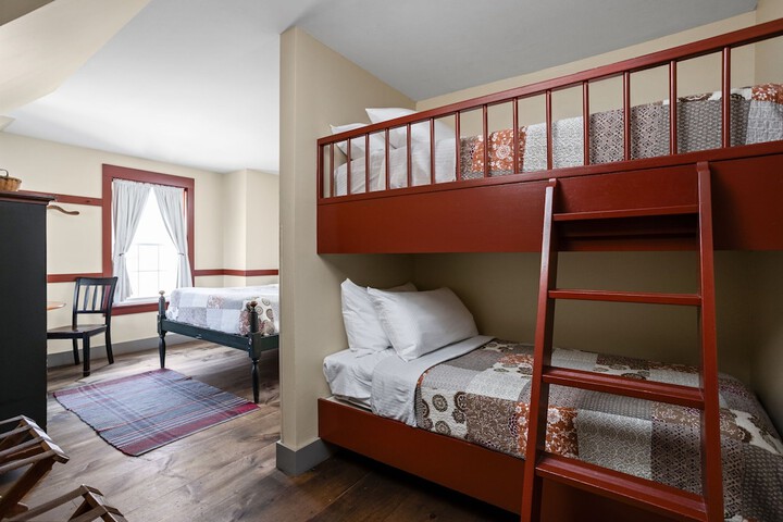 Artists Colony Inn