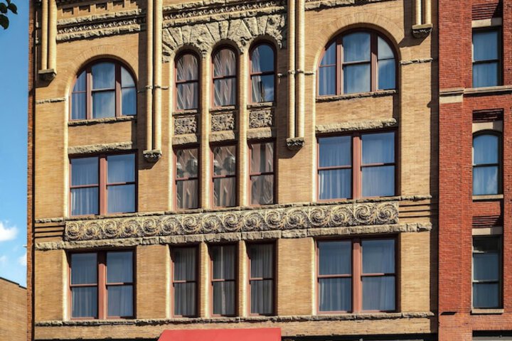 The Louie a Davenport Hotel, Autograph Collection