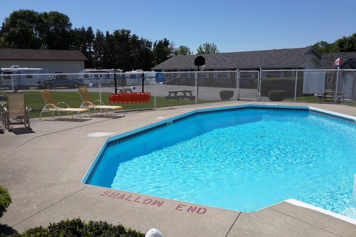 Pool 13 of 62