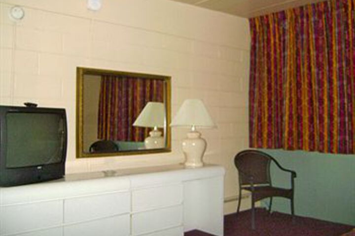 Plantation Motel