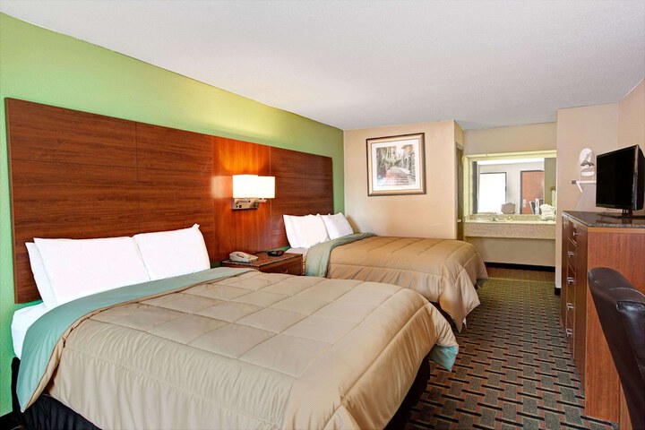 Room 15 of 36