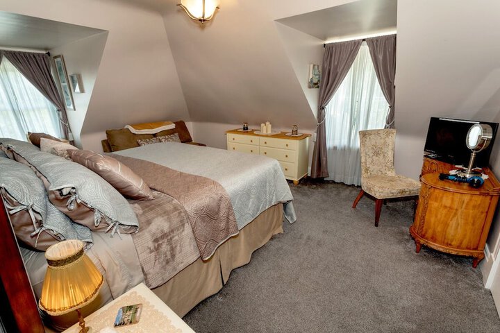 Room 83 of 160