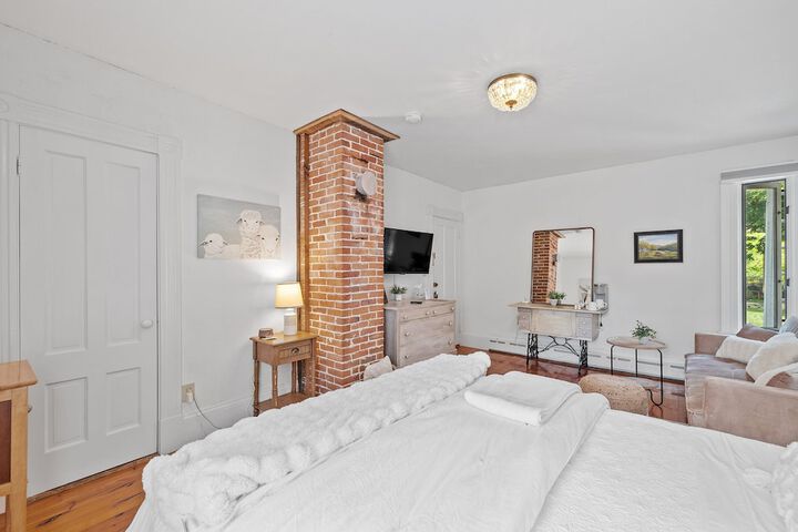 Room 34 of 115