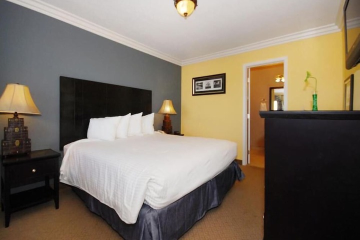 Room 19 of 33