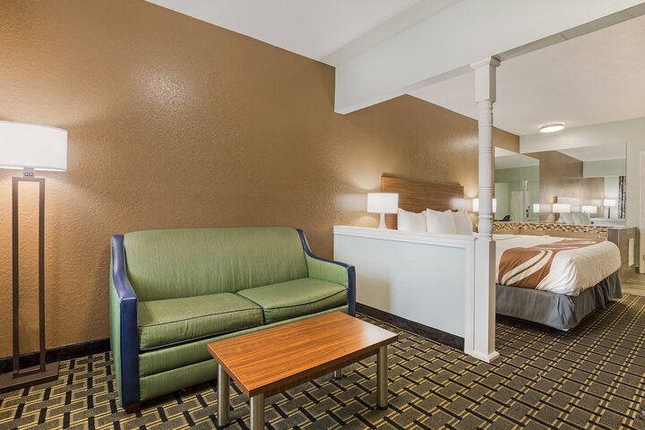 Room 20 of 37