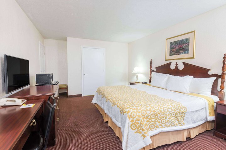 Room 12 of 14