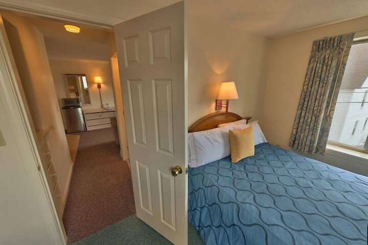 Room 52 of 59