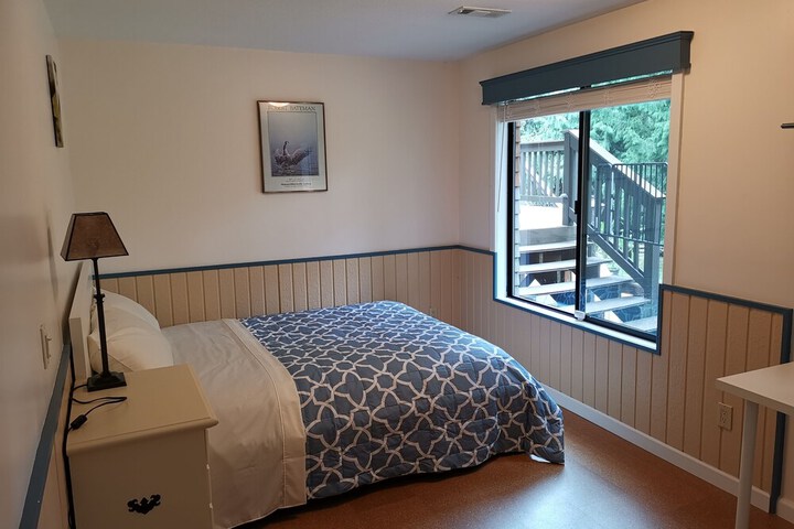 The 2 Forest Rooms--great For Family--and Views