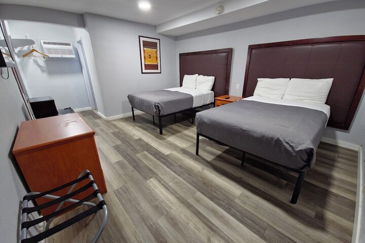 Room 15 of 17