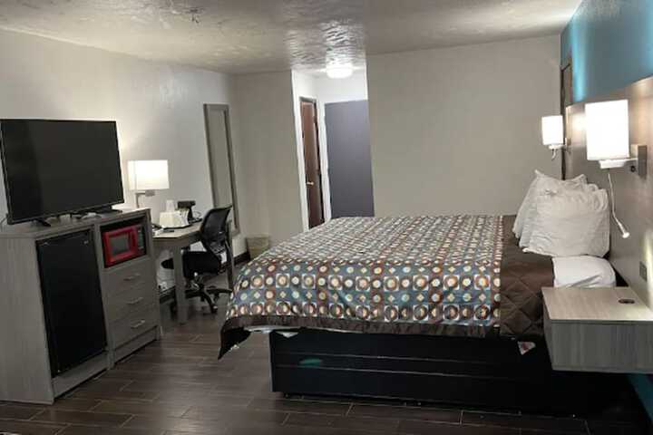 Room 17 of 26