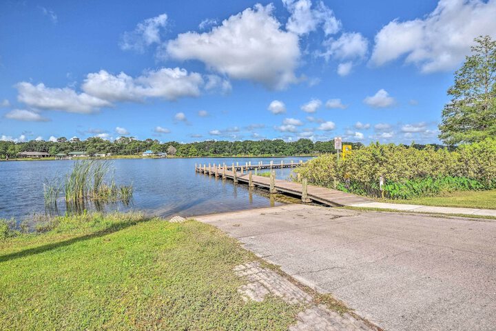 Crescent City Apartment w / Easy Lake Access!