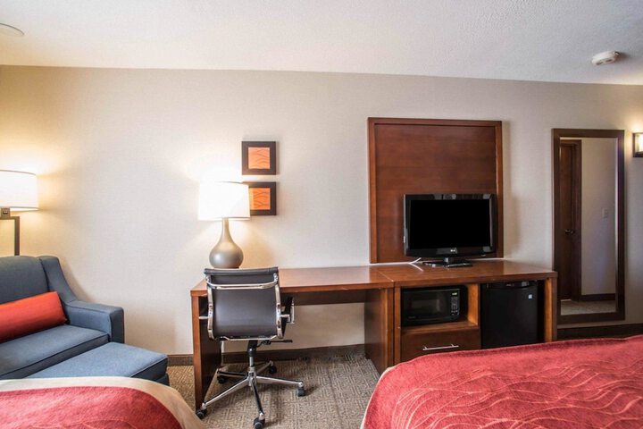 Quality Inn & Suites Boonville - Columbia