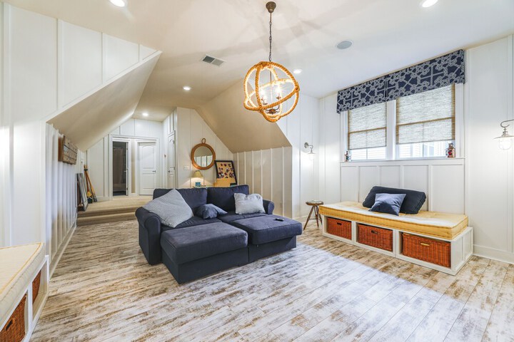 Furnished Outdoor Space: Family Home in Ocean View