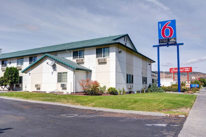 Hotel 7 of 32
