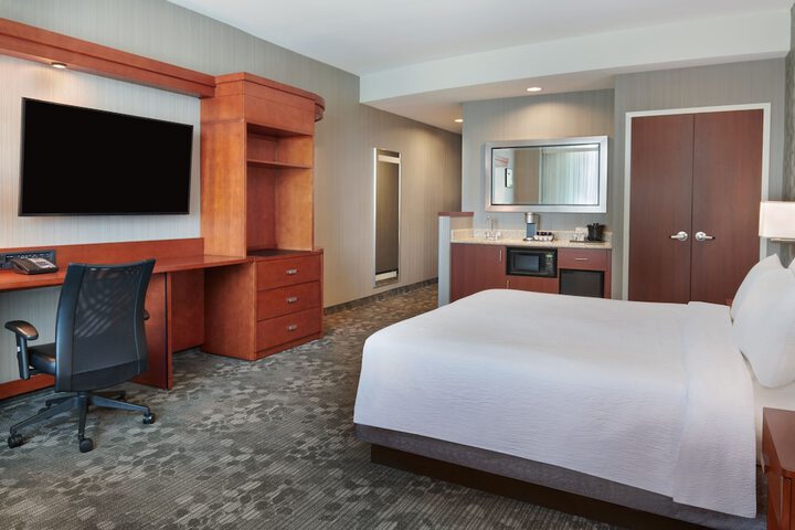Room 32 of 45